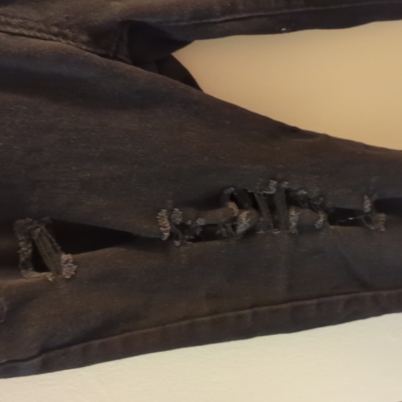 Distressed skinny jeans - Picture 2 of 3
